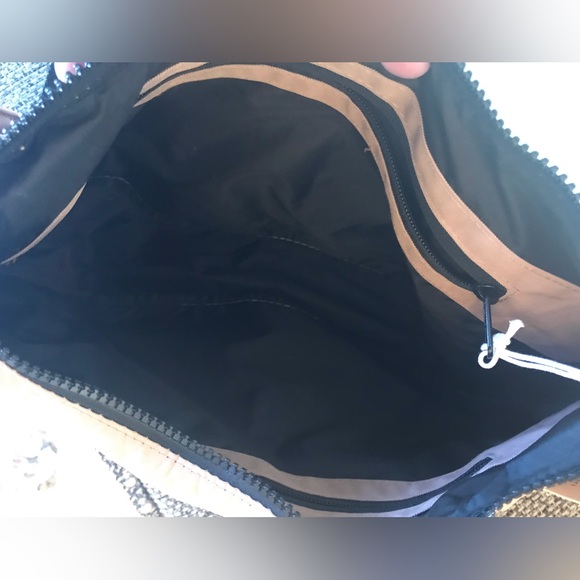 NWT Taupe Baggu Medium Cresent - Picture 3 of 4